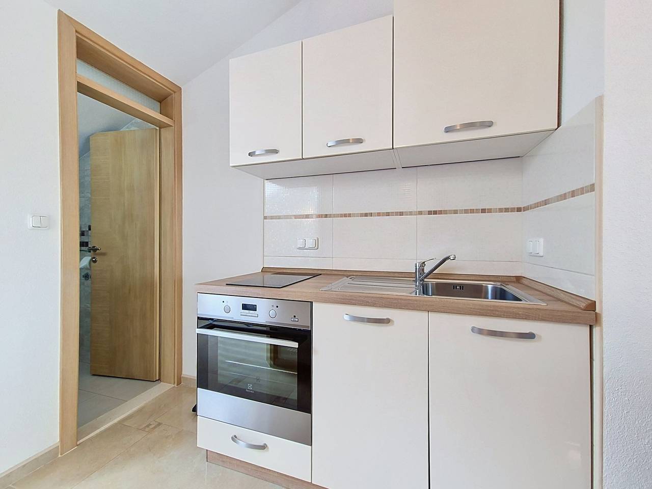 Ganze Wohnung, Villa Nikaroni in Okrug Gornji, Ciovo