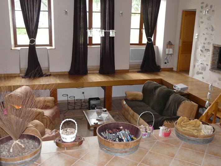 Location de vacances pour 14 personnes, avec Terrasse ainsi que Jardin et Vue à Arleuf - 2