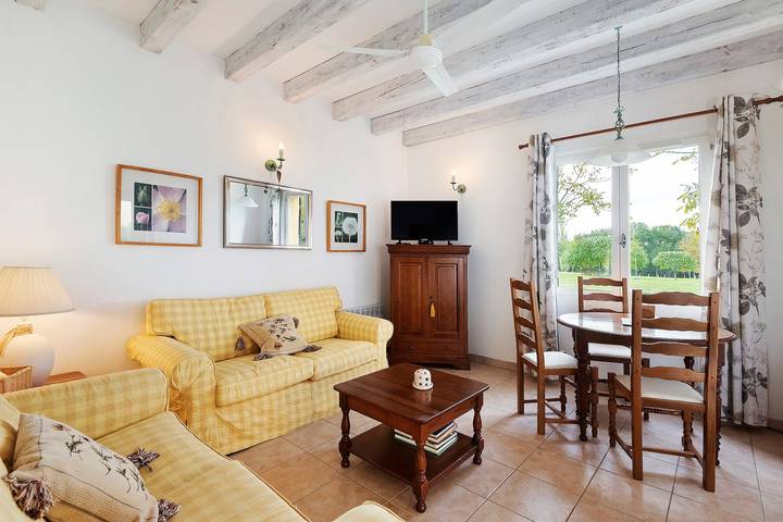 Grace's Gate en Domaine de Leygue: solo adultos, Wi-Fi, dos piscinas y terraza privada in Bourniquel, Périgord Pourpre