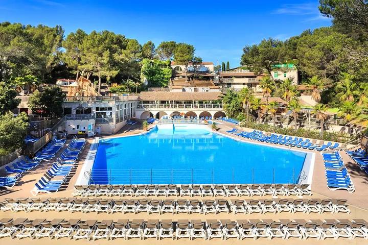 Camping für 6 Personen, mit Pool und Terrasse in Frejus - 3