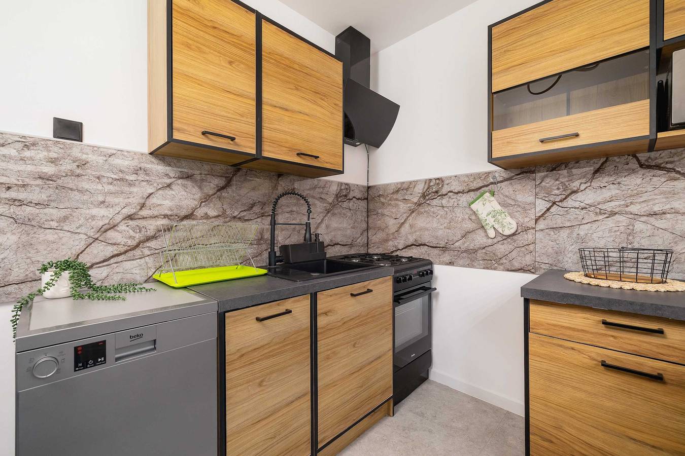 Ganze Wohnung, Ferienwohnung für 4 Personen mit Garten in Kattowitz, Schlesien