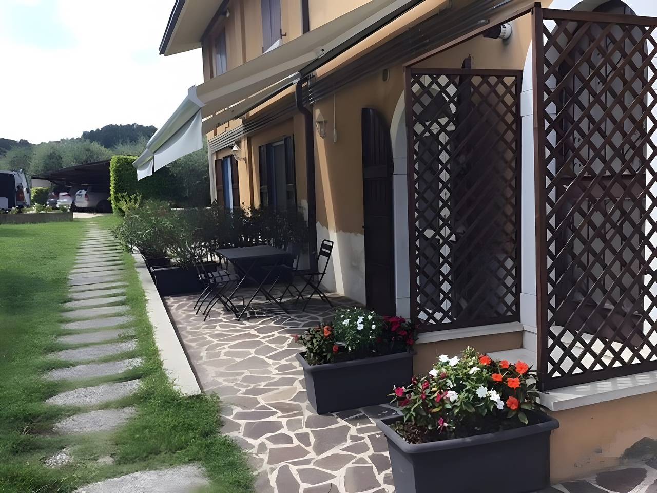 Apartamento entero, Apartamento 'Bio Forester Belgrano' con jardín compartido, Wi-Fi y aire acondicionado in Manerba del Garda, Montañas Garda