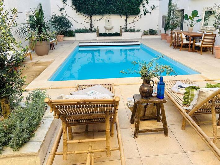 Location de vacances pour 6 personnes, avec Terrasse et Jardin ainsi que Piscine et Vue à Pouzolles