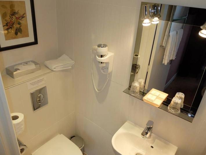 Hôtel pour 4 personnes, avec terrasse à Dhuizon - 3