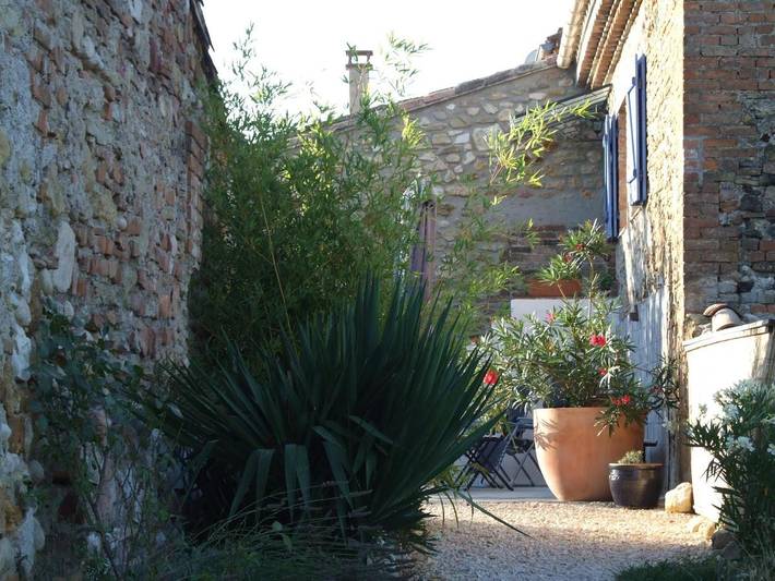 Location de vacances pour 2 personnes, avec piscine ainsi que vue et jardin à Saint-Julien-de-Cassagnas - 2