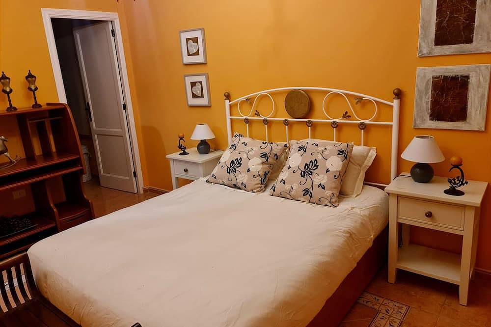 A Balcony Overlooking the Atlantic Ocean: Villa, Garden, and Endless Views (S/C La Palma) in Breña Alta, La Palma Sud