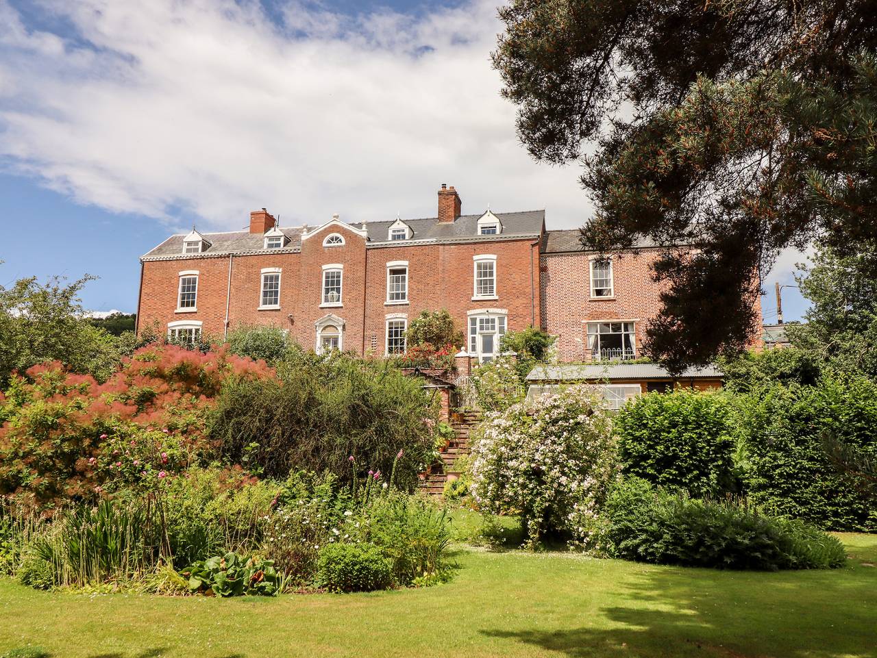 Entire apartment, Rock House Apartment in Newtown (Powys), Powys
