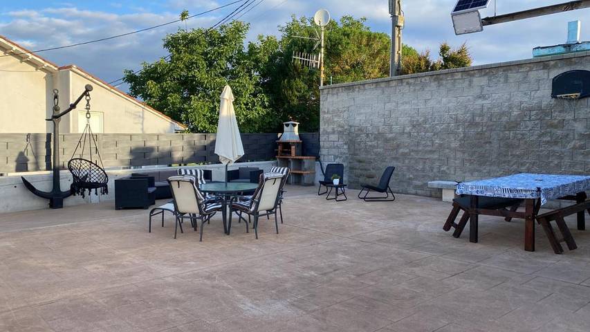 Chalet para 8 personas, con jardín además de sauna y jacuzzi en Comarca de Santander - 4