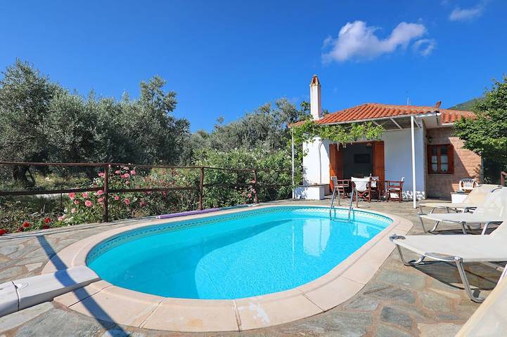 Location de vacances pour 4 personnes, avec jardin et balcon dans Stafylos