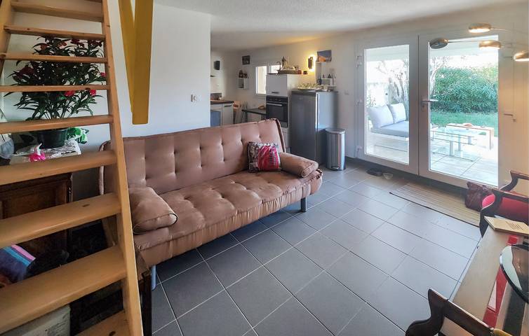 Charmant appartement avec piscine et parking à proximité des restaurants et du centre ville in Vic-la-Gardiole, Côte méditerranéenne (France)