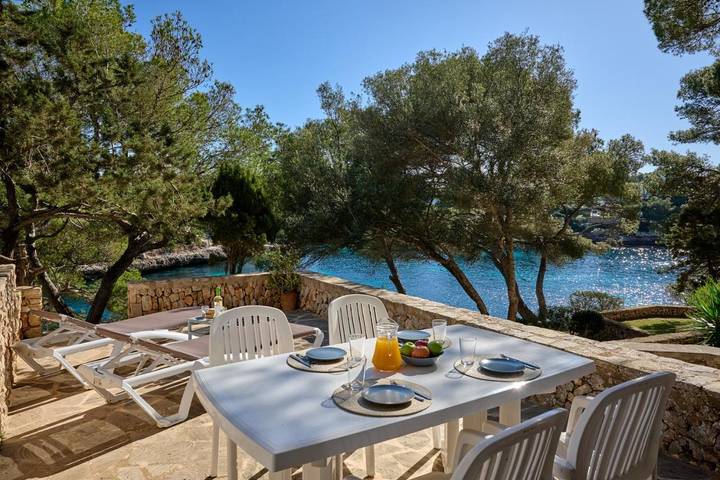 Appartement de vacances pour 6 personnes, avec piscine ainsi que vue et jardin