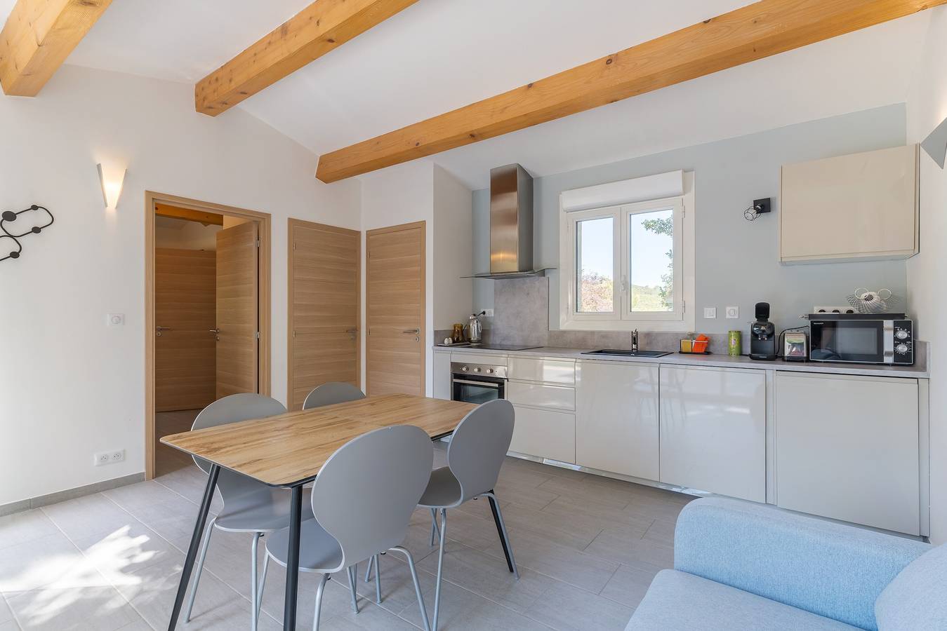 Maison de vacances « La Rouveraie, 35 m² » avec vue sur la montagne, Wi-Fi et climatisation in Le Puy-Sainte-Réparade, Région d'Aix-en-Provence
