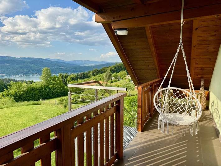 Ferienwohnung für 4 Personen, mit Balkon und Terrasse sowie Garten und Seeblick