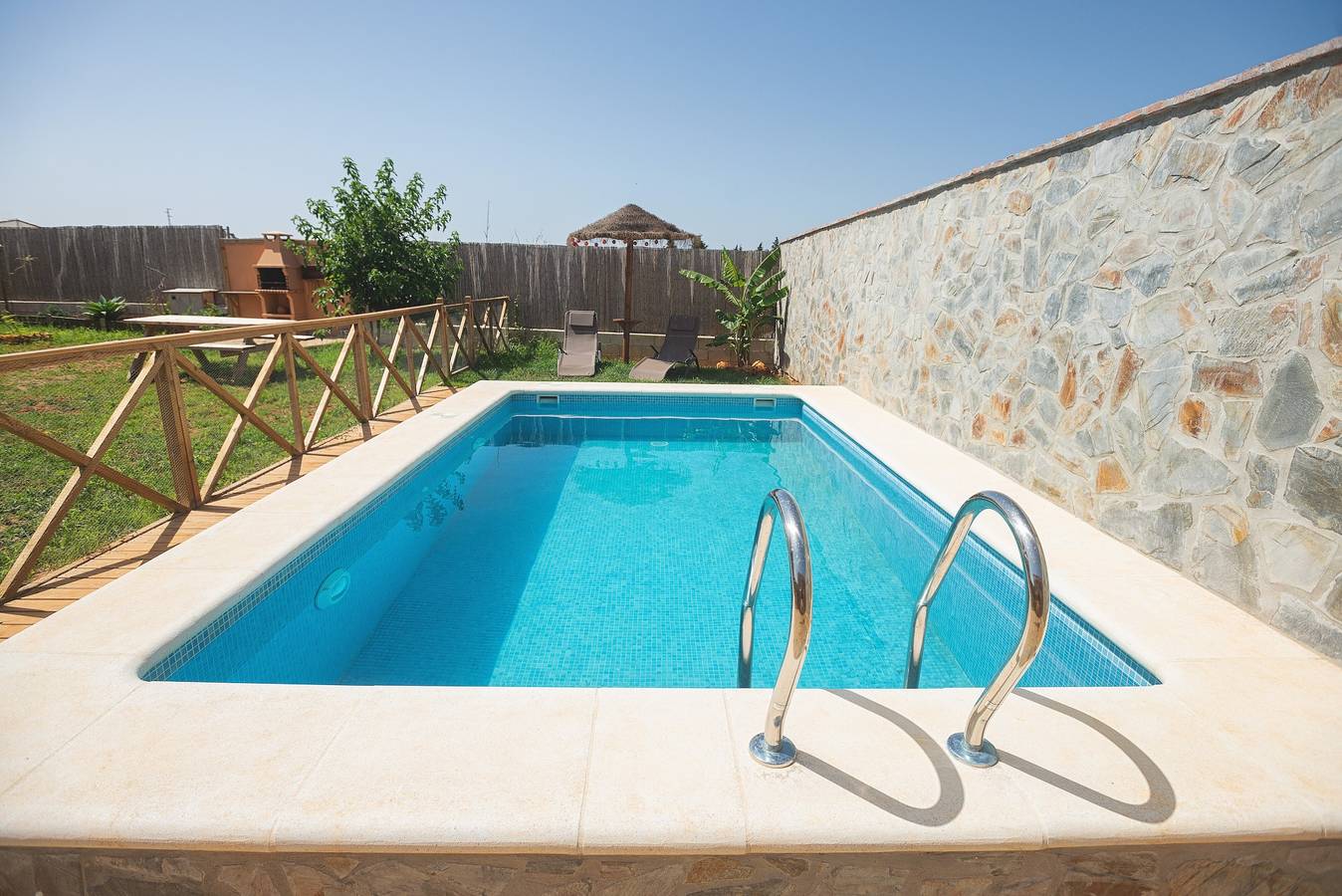 Excepcional casa de madera "Imasaru" con piscina al aire libre in Conil de la Frontera, Costa de la Luz