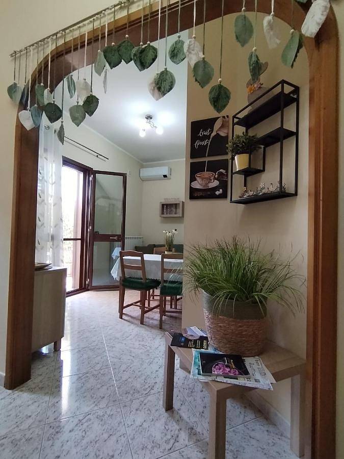 Gîte pour 4 personnes, avec Jardin dans Gallico Marina