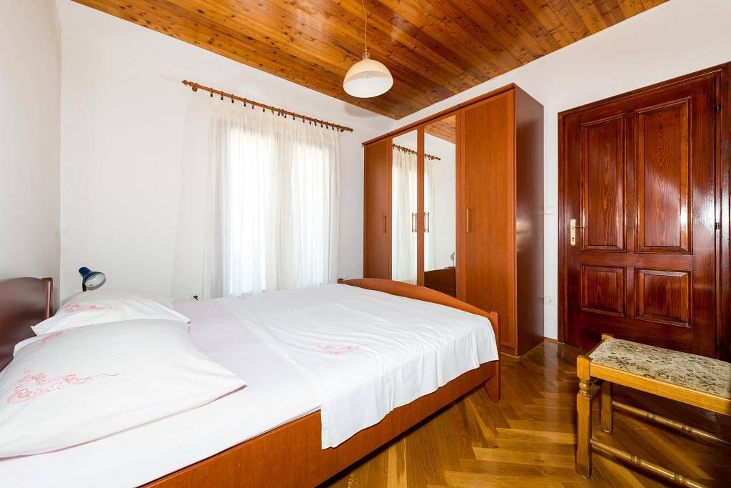 Apartments & Rooms Tapera- Standard Double Room with Terrace and Partial Sea View 1 in Dubrovnik, Grad Dubrovnik