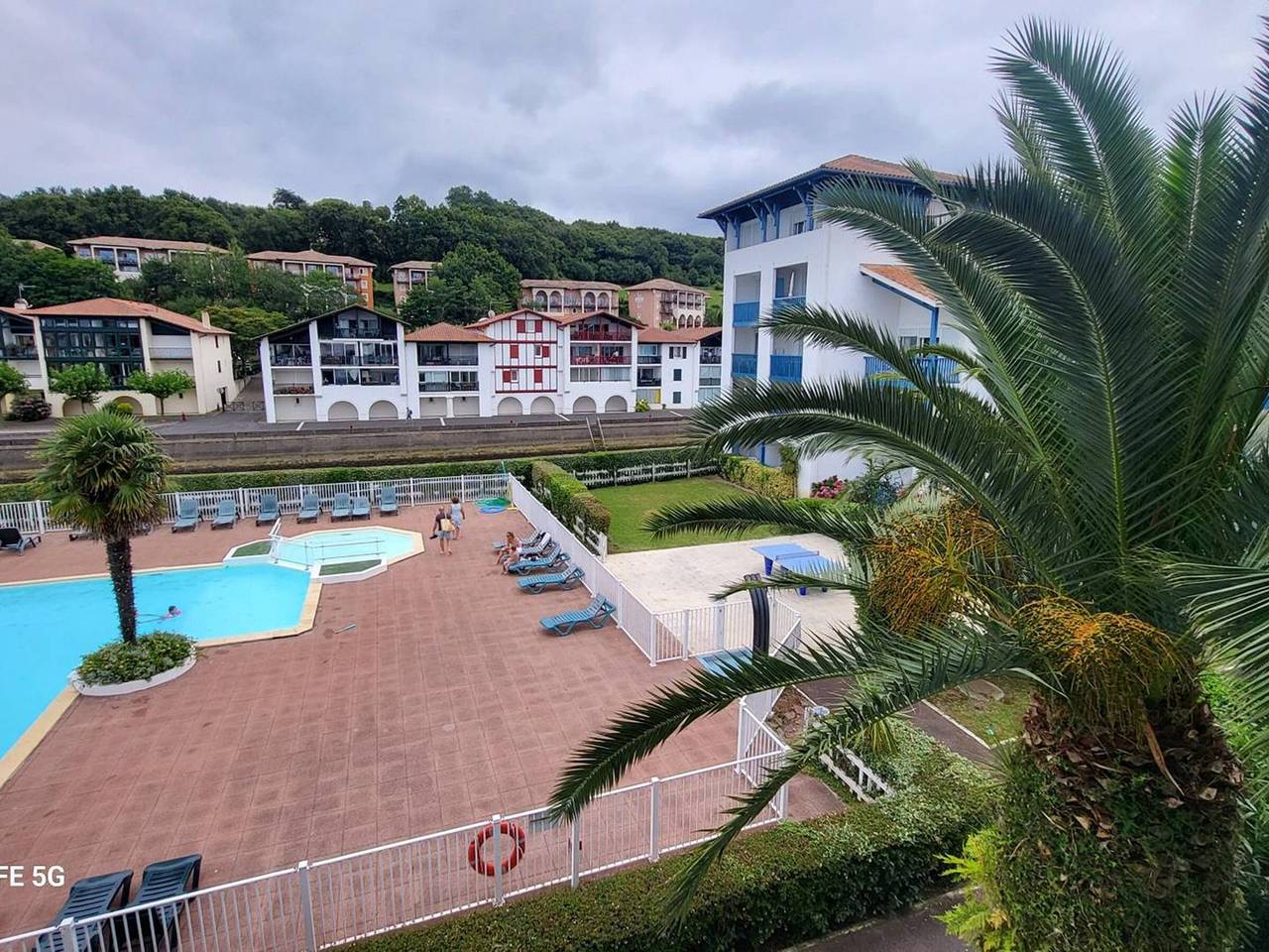 Entire apartment, ***Beachside Duplex with Pool Access in Socoa, Urrugne - 5 mins to Beach*** in Urrugne, Bayonne region
