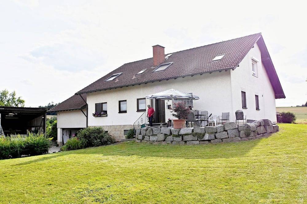 Appartamento intero, Kalles Patria vacanza, passeggiate a cavallo e il paese vive in Kraichgau in Reichartshausen, Kraichgau