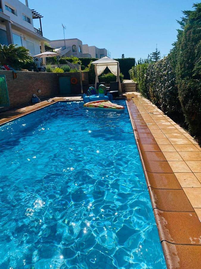 Gîte pour 6 personnes, avec Terrasse et Jardin ainsi que Piscine et Vue dans Anavissos - 2