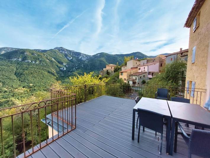 Gîte pour 4 personnes, avec vue et terrasse à Le Mas