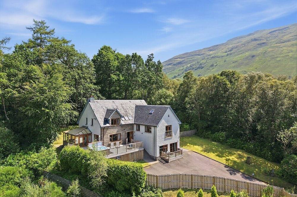 Loch View, Hot Tub, Near Loch Lomond, Pet-friendly in Argyll & Bute