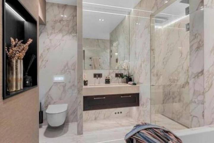 Ganze Wohnung, Trondheim's crown jewel – an elegant luxury apartment right in the heart of downtown in Trondheim