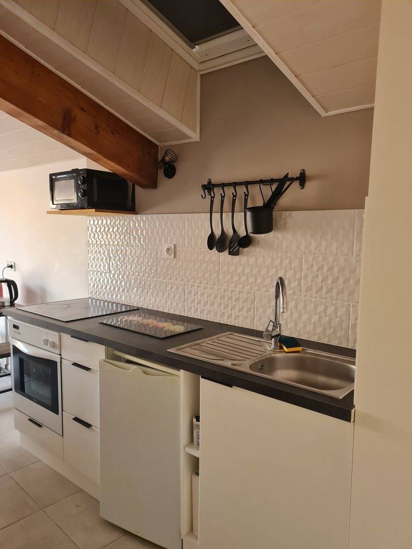 Studio entier, Studio proche centre historique Aubenas, Ardèche in Aubenas, Ardèche