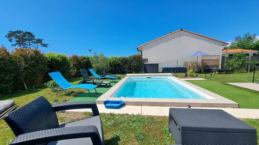 Location de vacances pour 5 personnes, avec jardin ainsi que piscine et terrasse à Linxe - 4