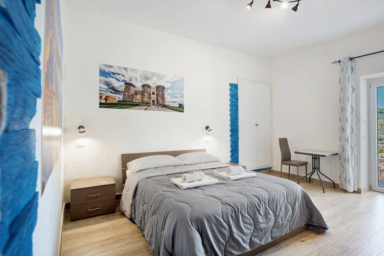 Chambre 'Camera Amalfi Con Vista Montagna' avec vue sur montagne, Wi-Fi et climatisation in Pimonte, Monti Lattari
