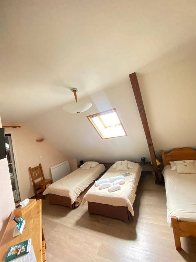 Hôtel pour 4 personnes, avec jardin et vue à Saint-Victor-la-Rivière - 3