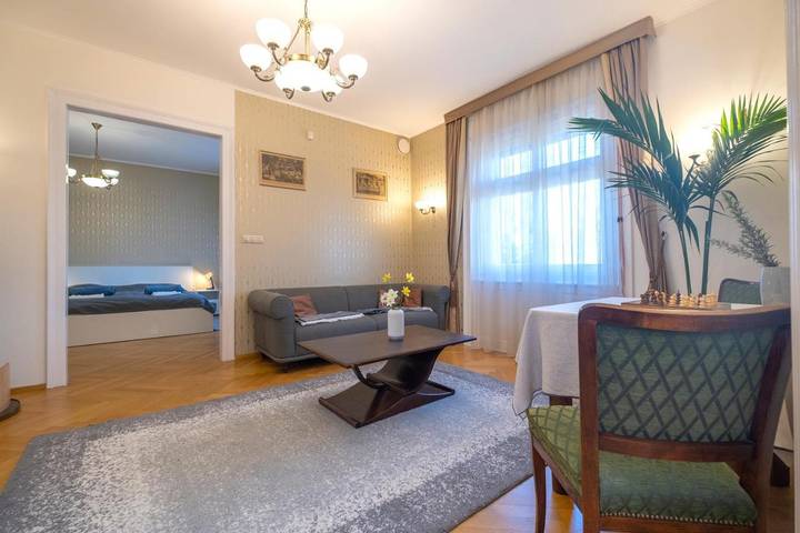 Villa für 10 Personen, mit Terrasse und Garten in Budapest