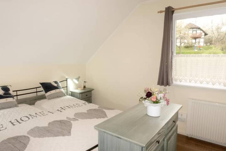 Ganze Wohnung, Ruheoase mit Blick ins Tal, direkt am Kellerwald-Zugang, Wlan gratis! in Frankenau, Waldecker Land