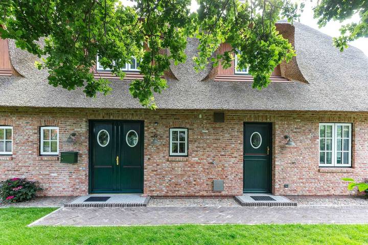 Ferienhaus für 8 Personen, mit Terrasse und Sauna sowie Garten in Oldsum - 2