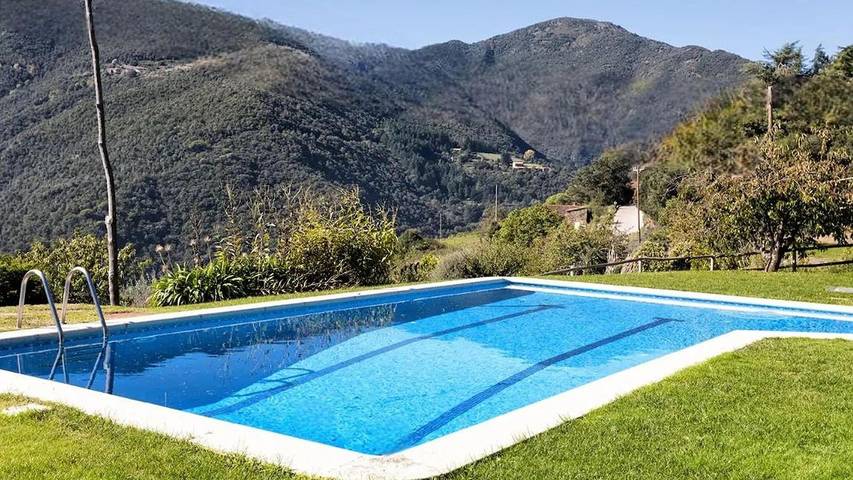 Ferienhaus für 9 Personen, mit Garten und Pool sowie Terrasse - 1