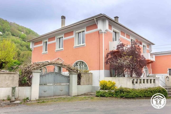 Gîte pour 13 personnes, avec terrasse à Arreau - 2