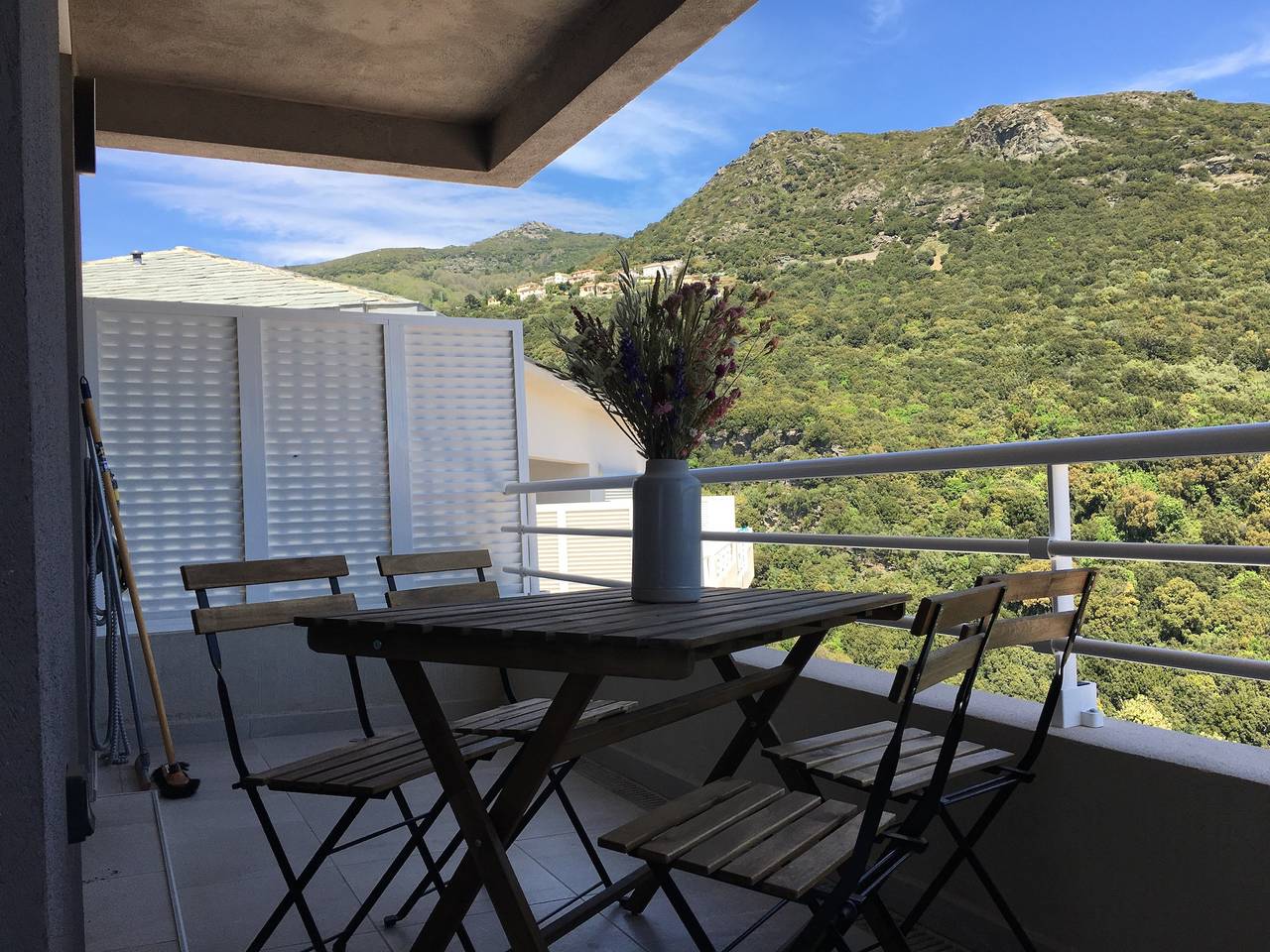 Appartement entier, Appartement moderne à Bastia de 57 m² avec vue mer exclusive in Ville-di-Pietrabugno, Cap Corse