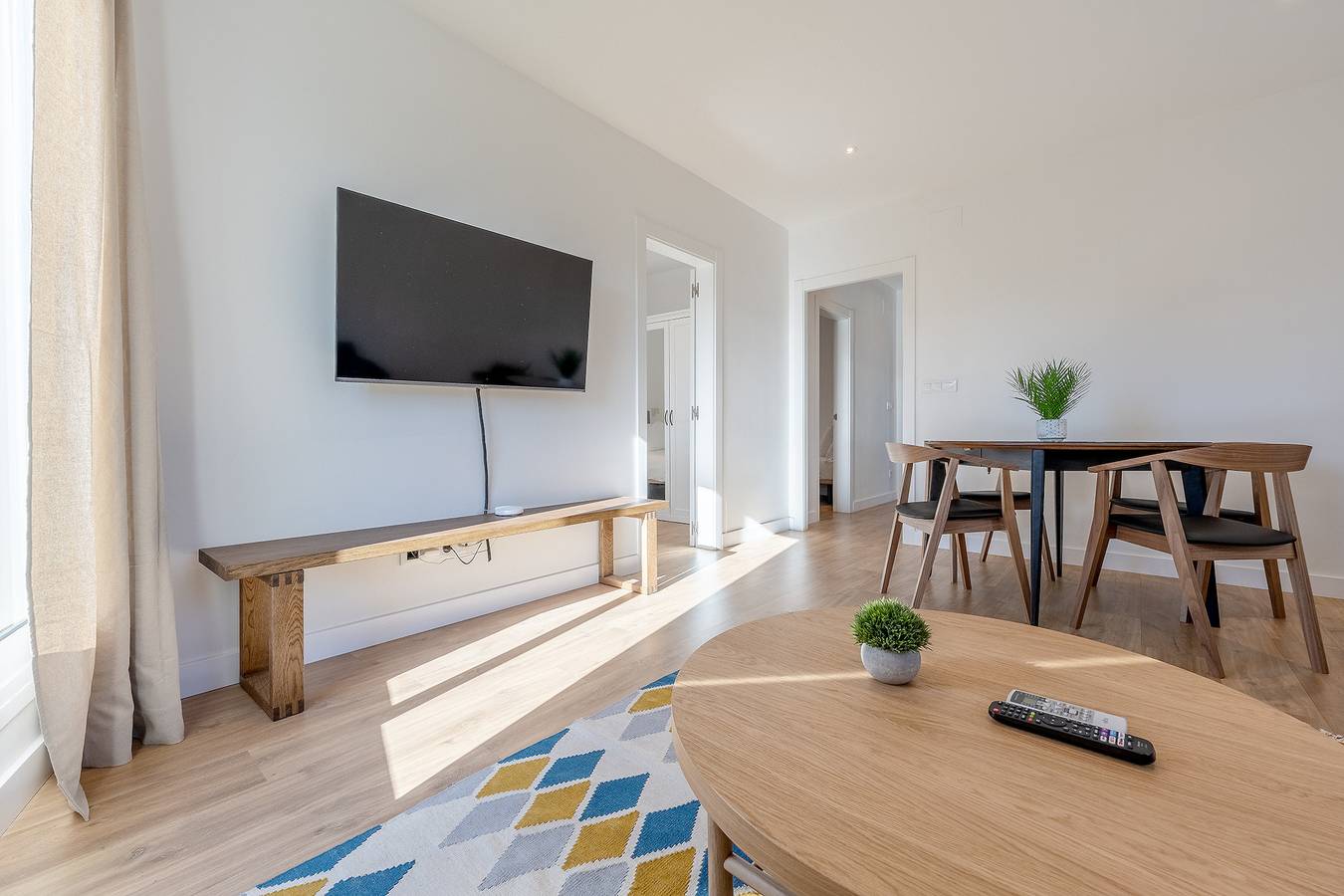 Entire apartment, Holiday apartment for 4 people with terrace in Barcelona Centre, Barcelona
