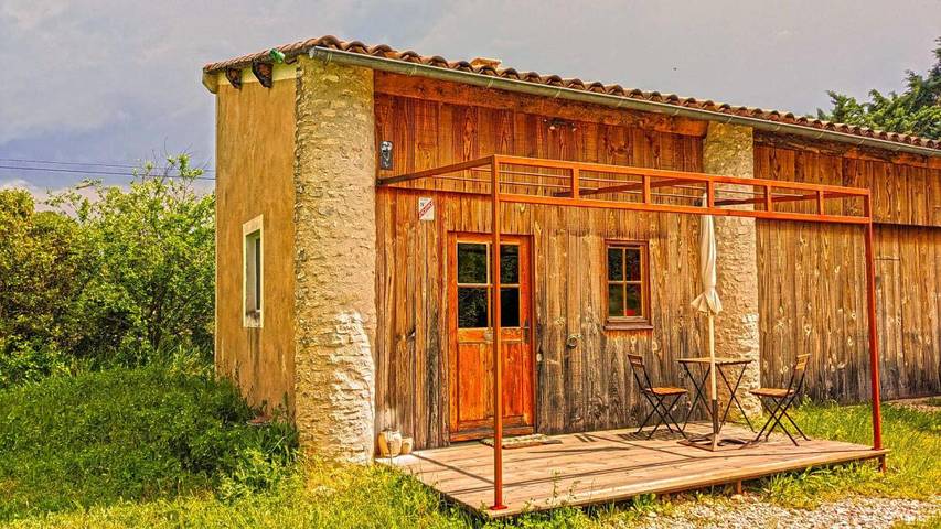 Gîte pour 4 personnes, avec balcon ainsi que jardin et piscine à Simiane-la-Rotonde - 2