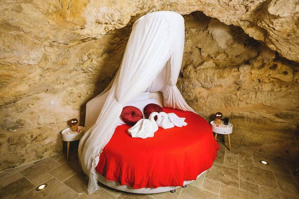 La Grotte Fleurie - Classé 5 Étoiles in Mussidan, Périgord Blanc