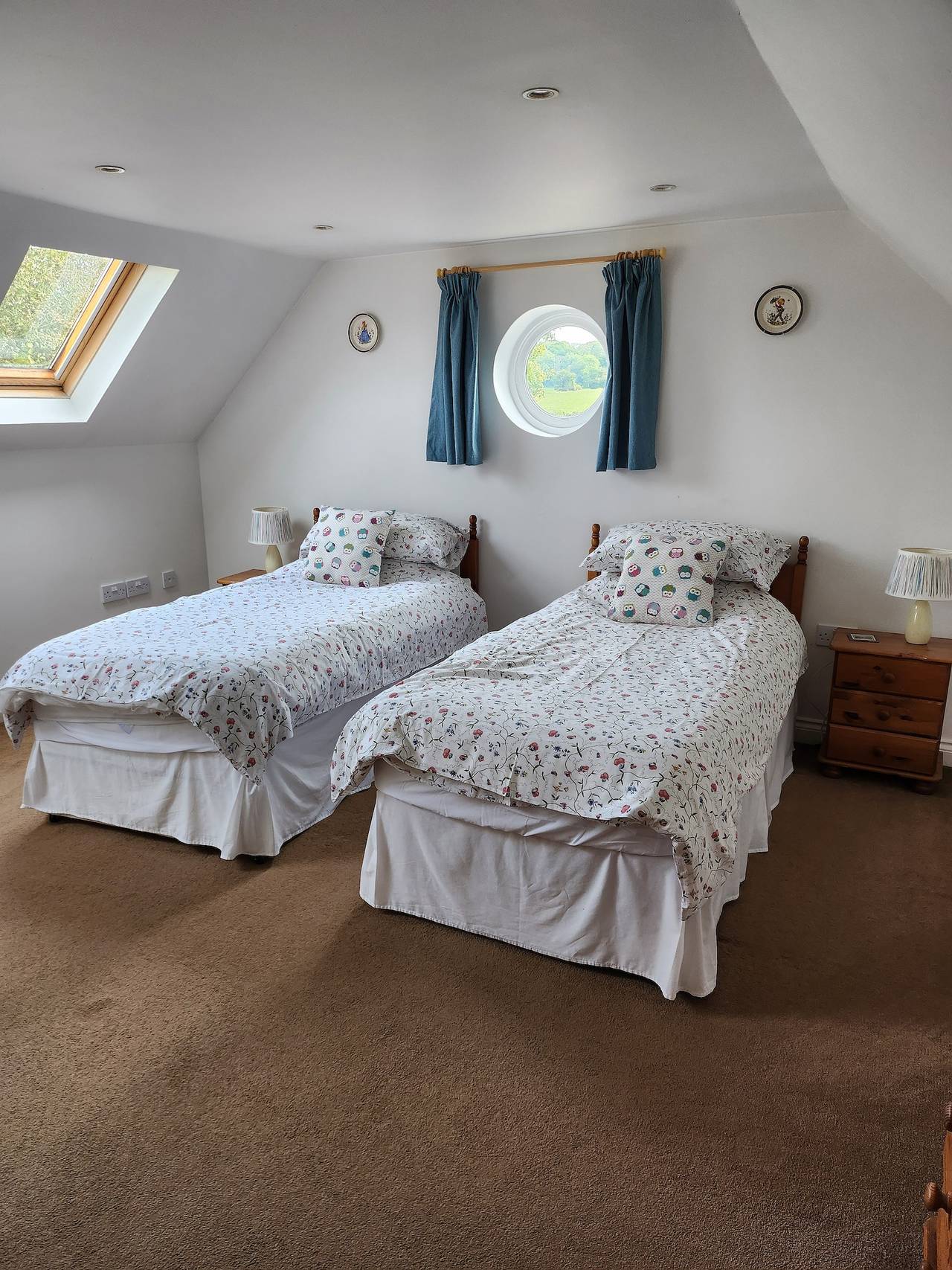 Cottage Sleeps 4 - Pet Friendly w Free Parking in Wiltshire