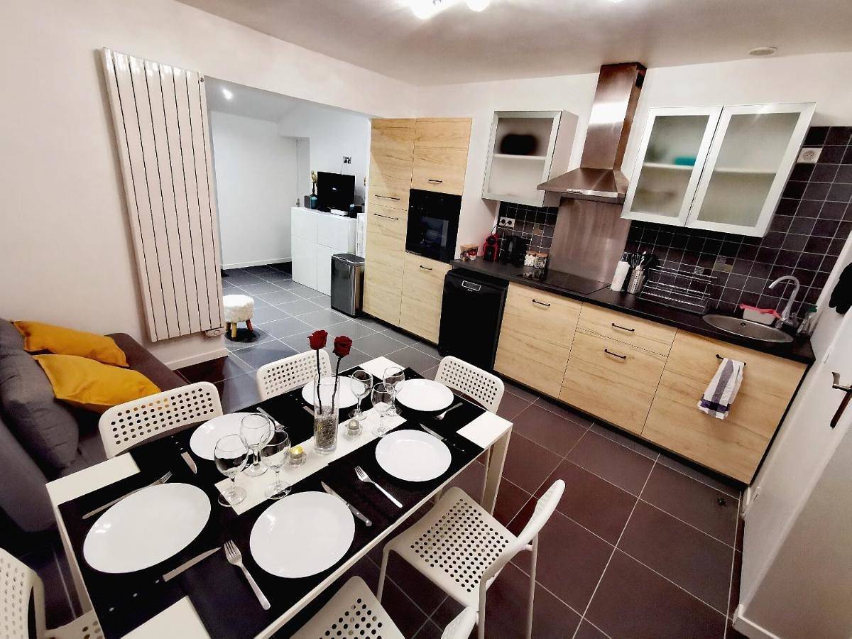 Appartement entier, Apartment with Sauna in Melun, Seine-et-Marne