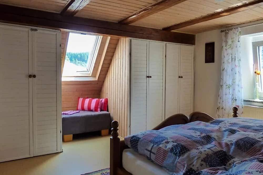 Ganze Wohnung, Ferienhaus (90qm) mit 3 Schlafzimmern und Veranda in Schwarzenbach an der Saale, Landkreis Hof