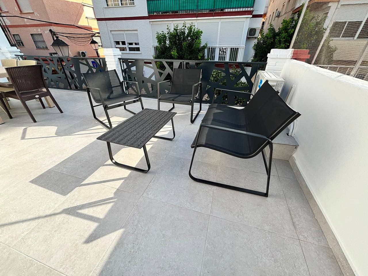 Holiday Home 'Casa Grande Fuengirola' with Private Terrace, Wi-Fi and Air Conditioning in Fuengirola Centre, Fuengirola