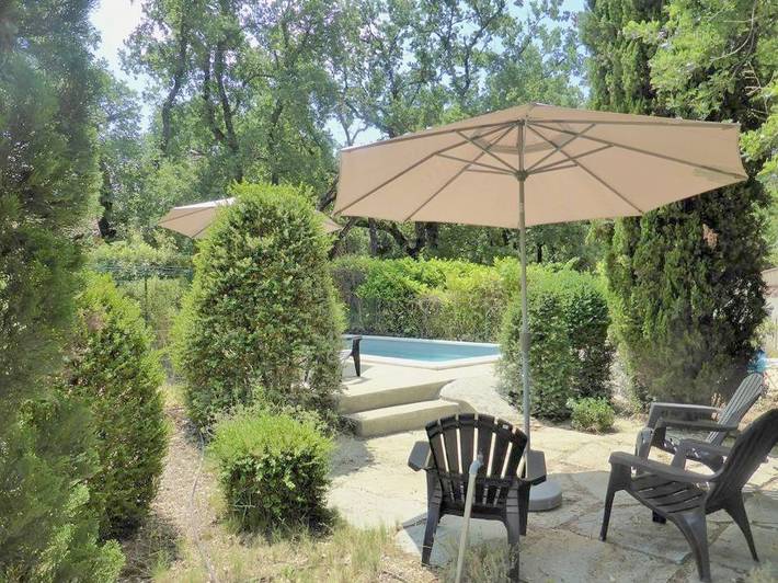 Location de vacances pour 8 personnes, avec jardin ainsi que vue et piscine à Entrechaux - 2