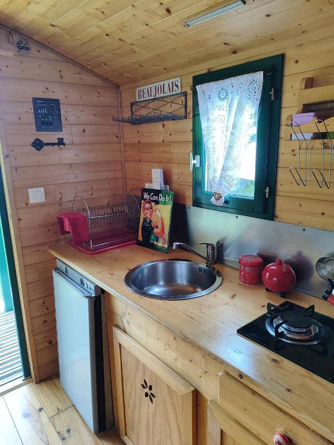 Camping pour 4 personnes, avec jardin ainsi que terrasse et vue dans le Calvados - 4