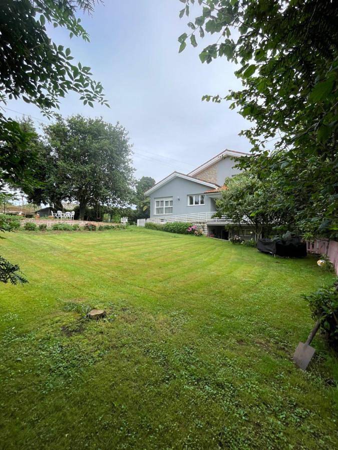 Chalet para 12 personas, con vistas y jardín, Se admiten mascotas en Llanes