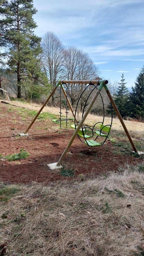 Location de vacances pour 7 personnes, avec jardin ainsi que vue et sauna à Allègre - 2