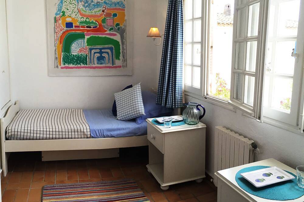 Luxuriöses Haus am Ufer von Port Grimaud in der Nähe des glamourösen St. Tropez mit Liegeplatz in Port Grimaud, Grimaud