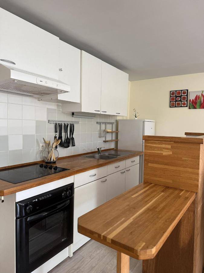 Appartement de vacances pour 6 personnes, avec Terrasse et Jardin ainsi que Piscine et Vue
