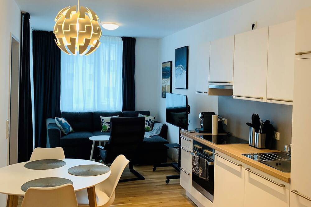 Ganze Wohnung, Neue Ferienwohnung - Zentrumsnah,  ruhig mit Parkplatz und Loggia in Gmunden, Bezirk Gmunden